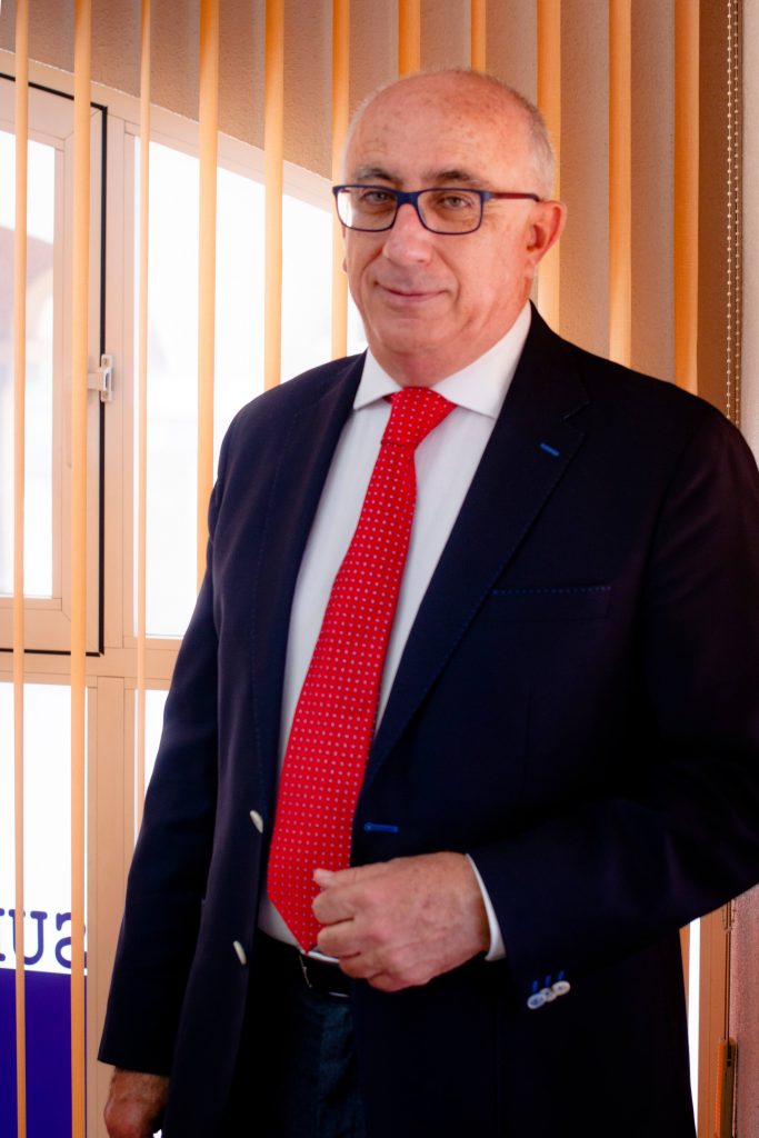 Luis Sánchez conter consultores